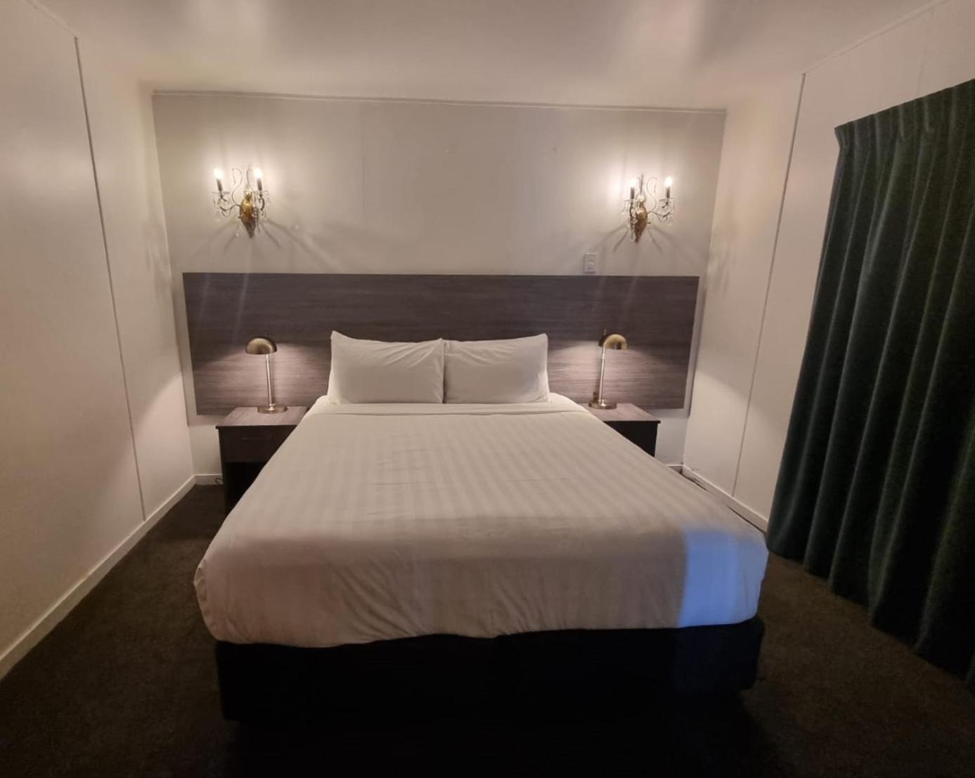 Lakeview Colonial House كوينستاون المظهر الخارجي الصورة