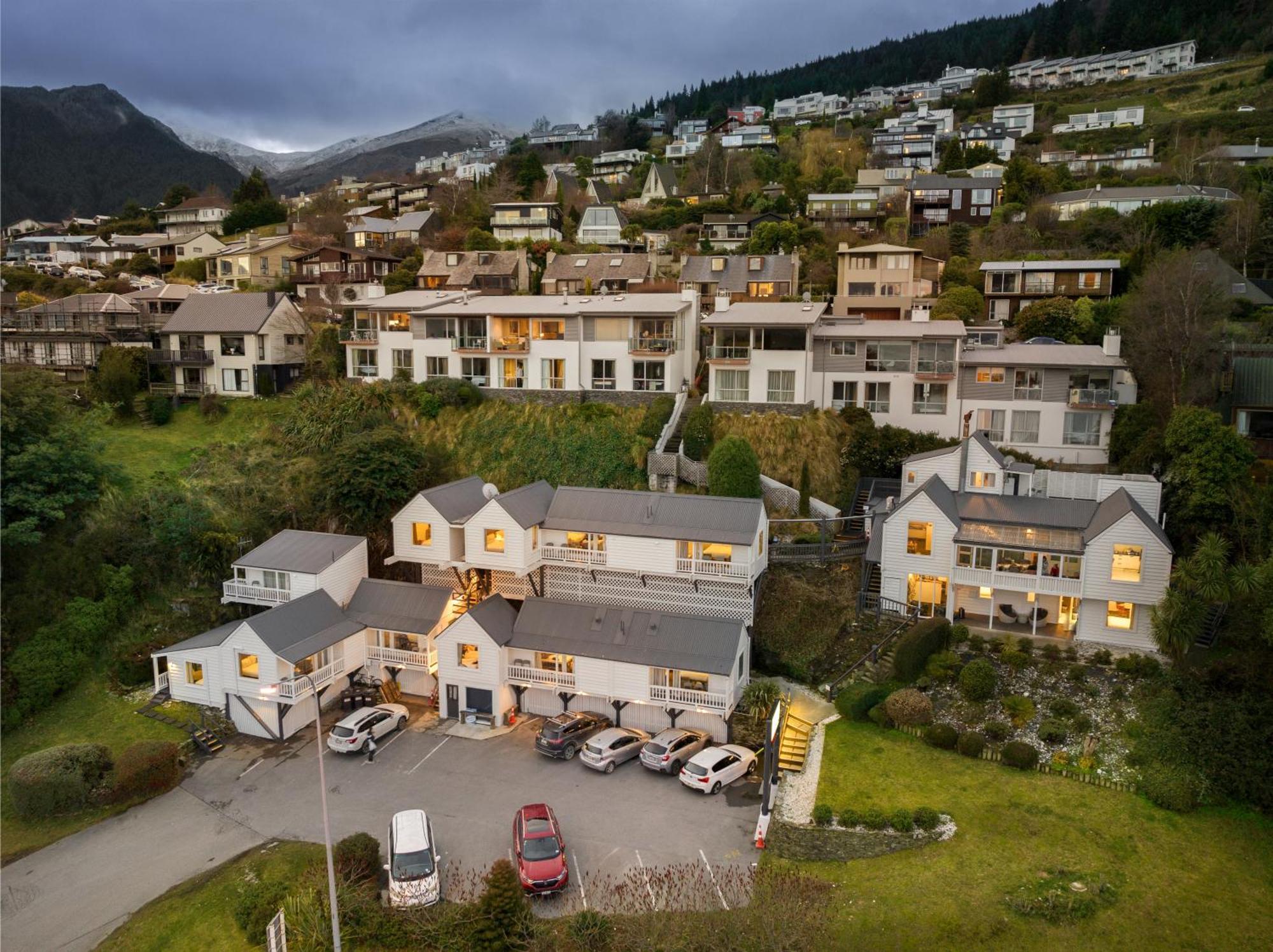 Lakeview Colonial House كوينستاون المظهر الخارجي الصورة